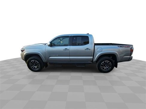 Used 2022 Toyota Tacoma TRD Sport image 5