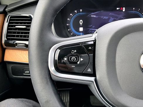 Certified 2023 Volvo XC90 B6 Plus image 11