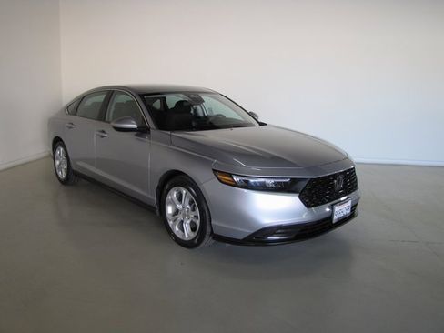 Certified 2023 Honda Accord LX image 3