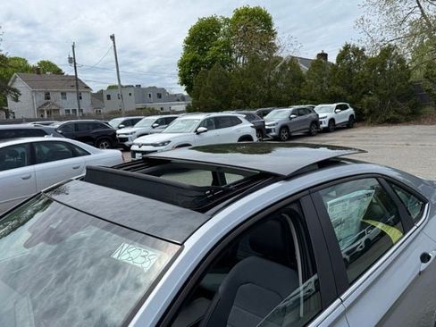 New 2026 Volkswagen Jetta SE FWD image 7