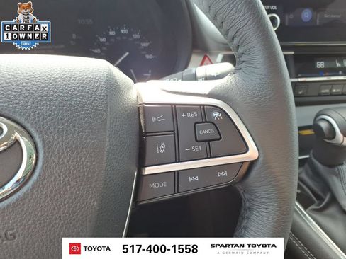 Used 2025 Toyota Sienna XLE FWD image 18