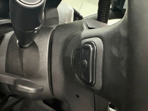 Used 2021 RAM 1500 Laramie image 17