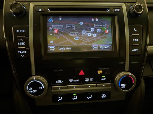 Used 2012 Toyota Camry SE FWD image 24