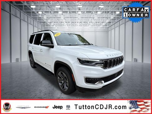 Used 2025 Jeep Wagoneer 4WD image 1