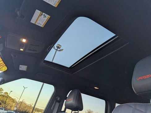 Used 2025 Nissan Armada PRO-4X w/ Pro-4X Premium Package image 16