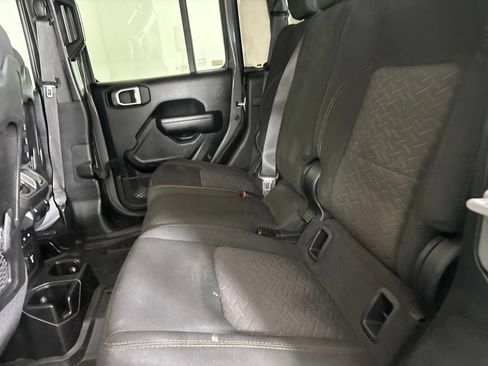 Used 2021 Jeep Gladiator Mojave AWD/4WD image 22