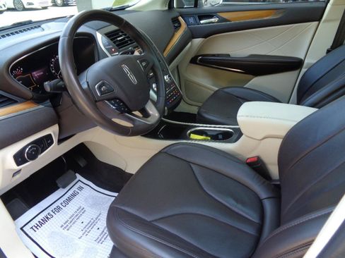 Used 2016 Lincoln MKC Reserve AWD/4WD image 9