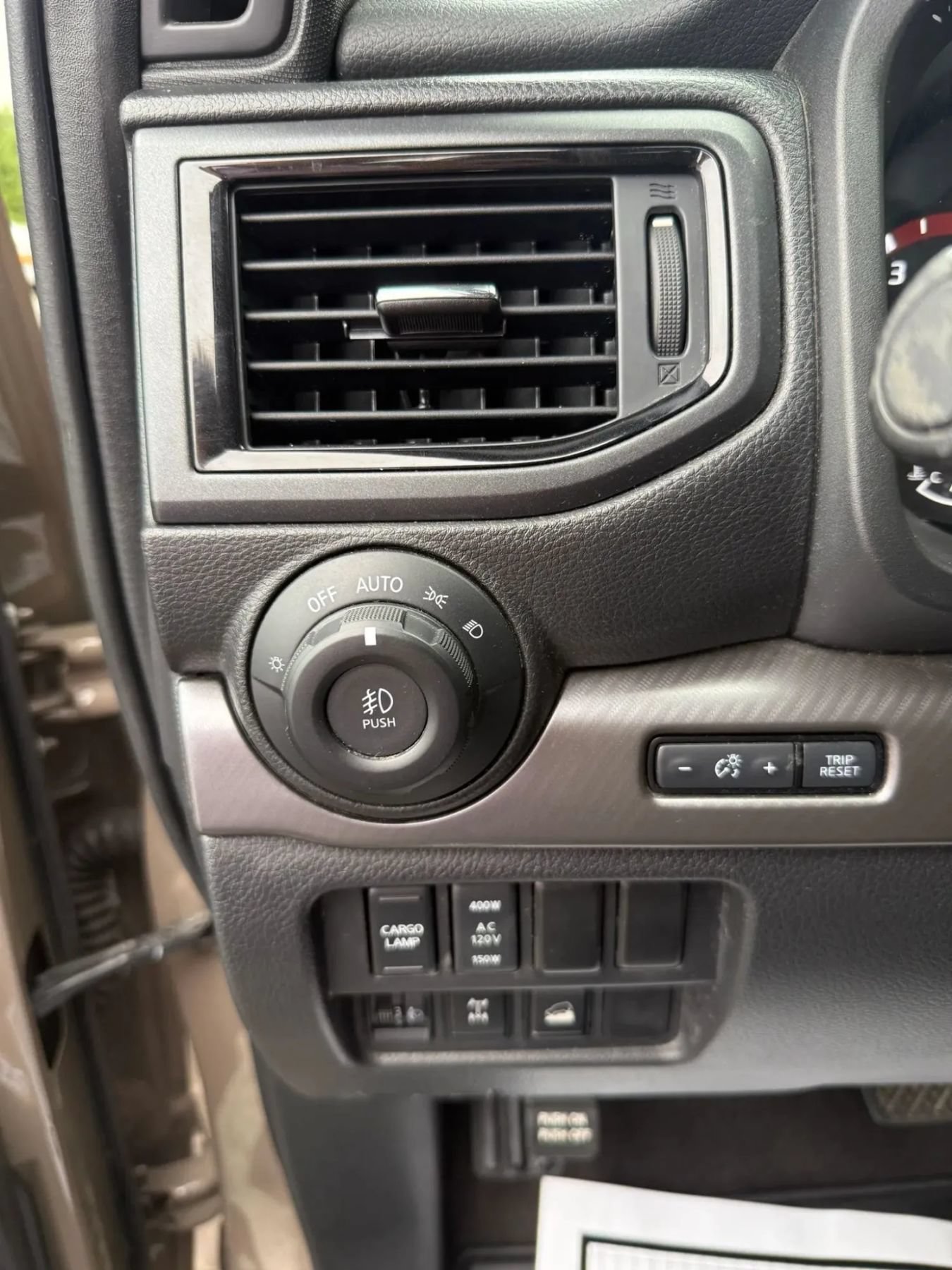 Used 2021 Nissan Titan PRO-4X w/ Pro-4x Convenience Package AWD/4WD image 25