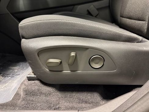 Used 2026 Chevrolet Traverse LT FWD image 14