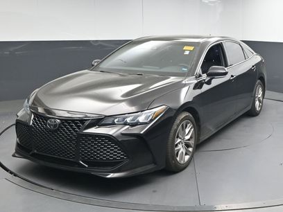 Used 2019 Toyota Avalon XLE w/ Moonroof Package