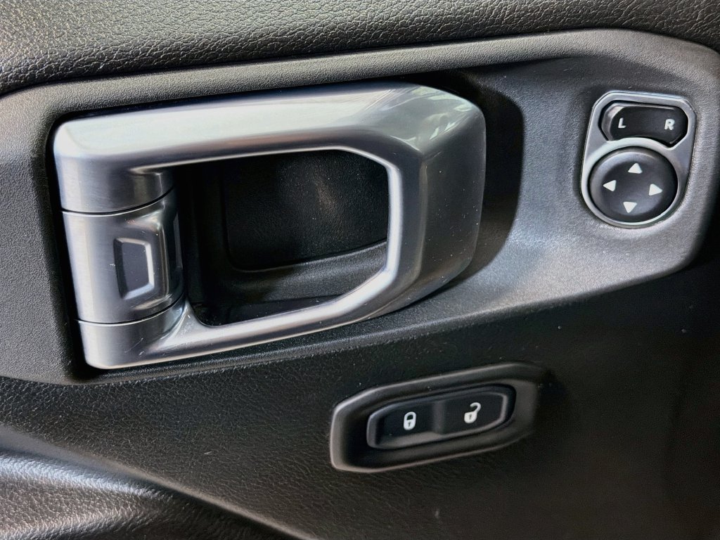 Used 2024 Jeep Wrangler Sport AWD/4WD image 19