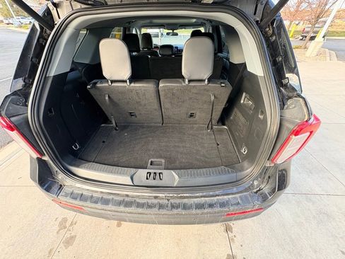 Used 2024 Ford Explorer XLT w/ Equipment Group 202A image 7