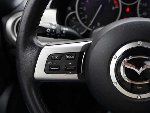 Used 2011 MAZDA MX-5 Miata Touring w/ Suspension Pkg RWD image 19