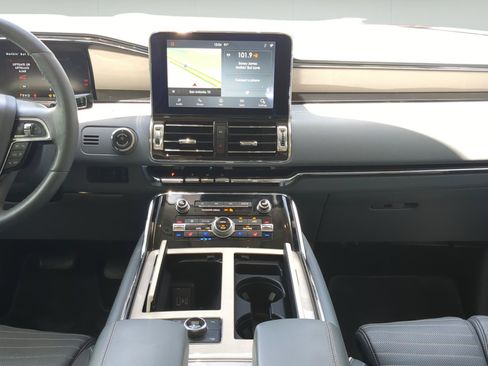 Used 2020 Lincoln Navigator L Black Label w/ Cargo Convenience Package AWD/4WD image 19