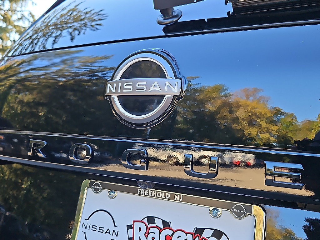 Certified 2023 Nissan Rogue SV w/ SV Premium B Package AWD/4WD image 33