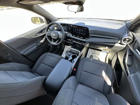 New 2026 Chevrolet Equinox LT image 9