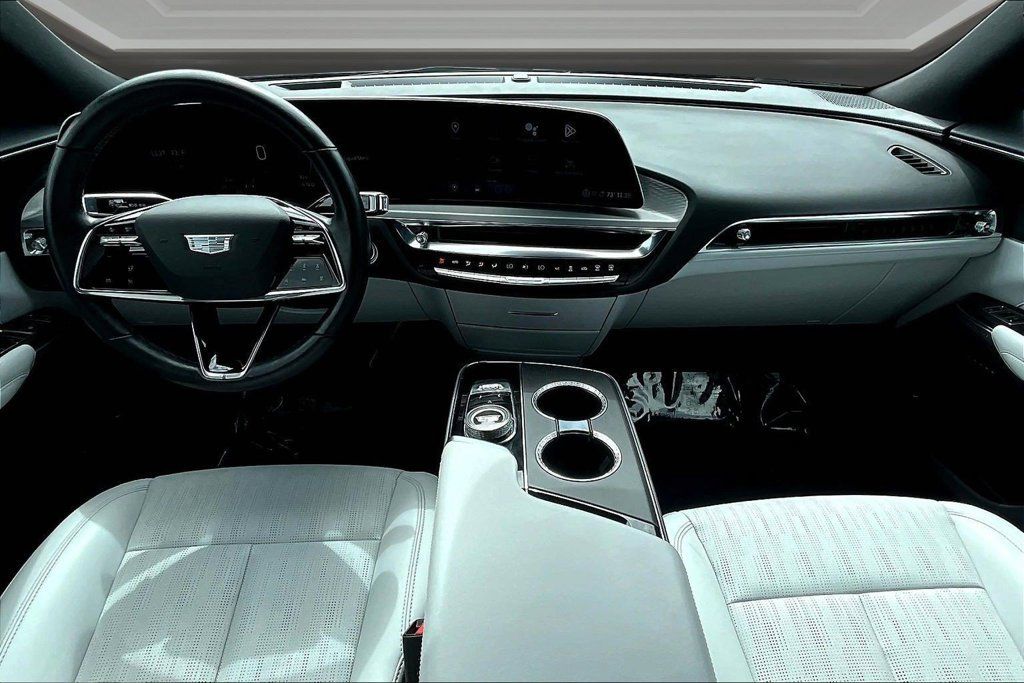 Certified 2024 Cadillac Lyriq Sport AWD/4WD image 7