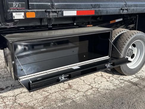 New 2026 Ford F550 4x4 Crew Cab image 12