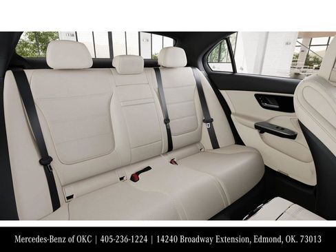 Used 2025 Mercedes-Benz C 300 4MATIC Sedan image 5