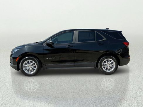 Used 2023 Chevrolet Equinox LS w/ LS Convenience Package FWD image 4