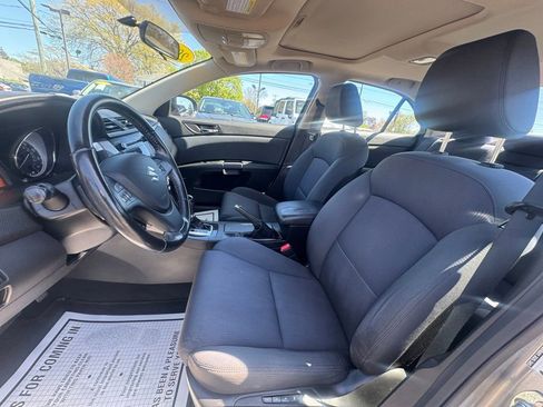 Used 2010 Suzuki Kizashi GTS FWD image 29