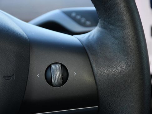 Used 2021 Tesla Model Y 2WD image 31