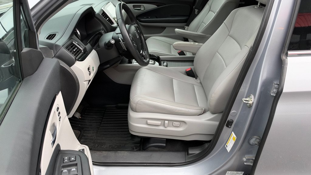Used 2018 Honda Pilot Touring image 9