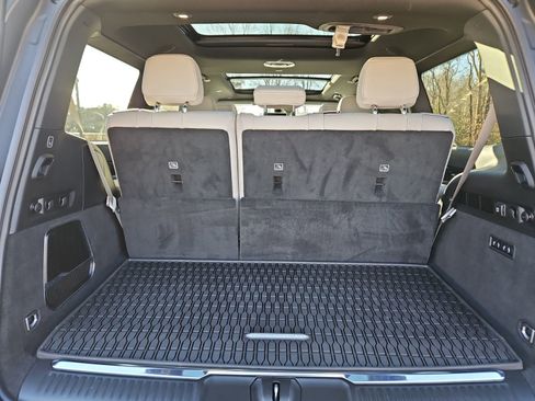 New 2026 Jeep Grand Wagoneer Summit w/ Premium Group III image 19