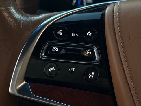 Used 2017 Cadillac Escalade Platinum RWD image 21