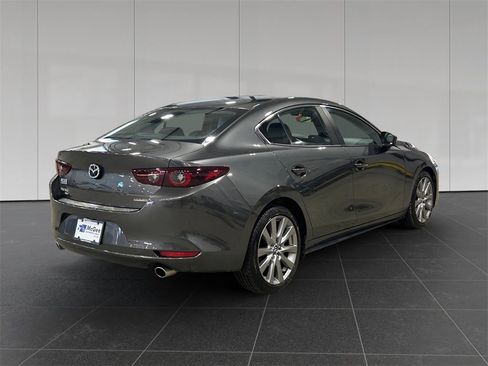 Used 2022 MAZDA MAZDA3 s image 4
