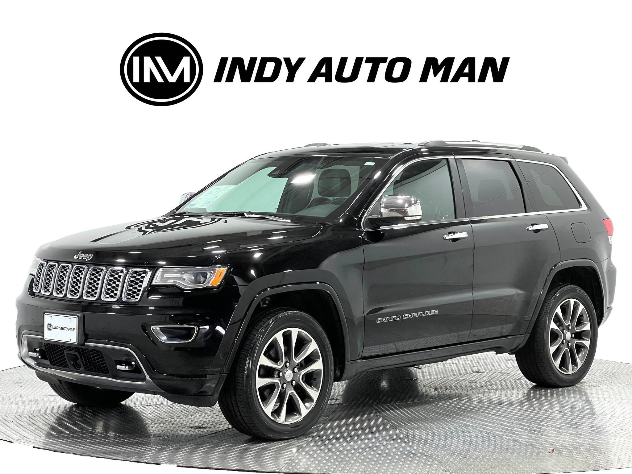Used 2017 Jeep Grand Cherokee Overland w/ Jeep Active Safety Group AWD/4WD image 8