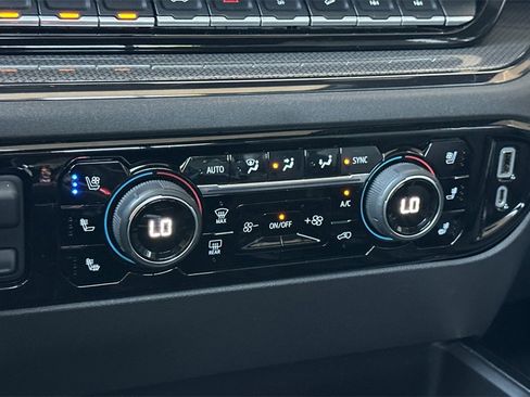 Used 2023 Chevrolet Silverado 1500 ZR2 w/ Technology Package image 21