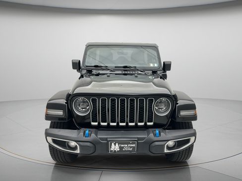Used 2023 Jeep Wrangler Unlimited Sahara w/ Cold Weather Group AWD/4WD image 5