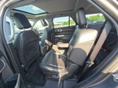 Used 2022 Ford Explorer XLT w/ Equipment Group 202A AWD/4WD image 14