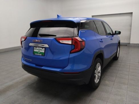 Used 2024 GMC Terrain SLE image 9