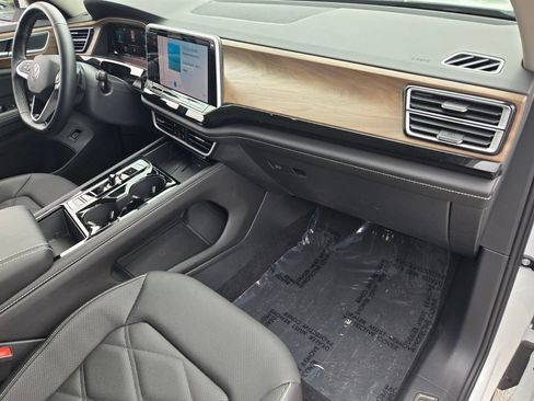 Certified 2026 Volkswagen Atlas SE w/ Panoramic Sunroof Package FWD image 20