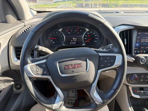 Used 2023 GMC Terrain SLT AWD/4WD image 12