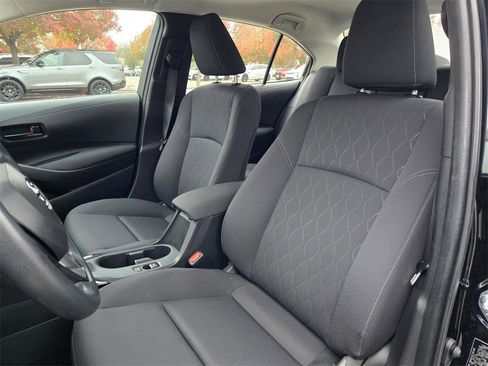 Used 2024 Toyota Corolla LE image 20