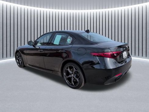 Used 2023 Alfa Romeo Giulia Estrema AWD/4WD image 12