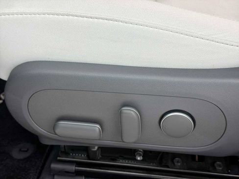 Used 2024 Hyundai Kona SEL FWD image 14