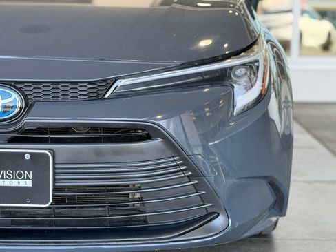 Certified 2025 Toyota Corolla LE FWD image 6