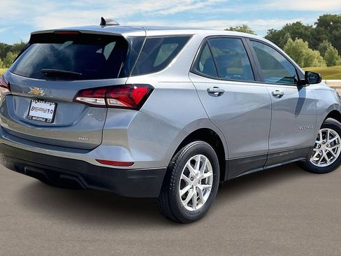 Used 2023 Chevrolet Equinox LS AWD/4WD image 12