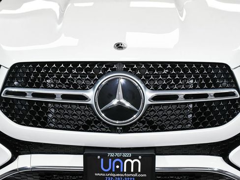 Used 2025 Mercedes-Benz GLE 450e 4MATIC w/ AMG Line Exterior image 76