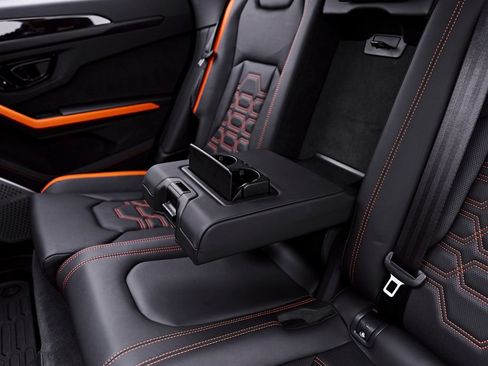Used 2025 Lamborghini Urus Performante AWD/4WD image 66