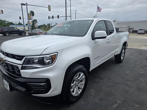 Used 2022 Chevrolet Colorado LT w/ Fleet Safety Package RWD image 4