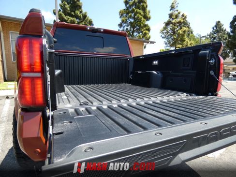 Used 2025 Toyota Tacoma TRD Sport w/ TRD Sport Premium Package AWD/4WD image 25