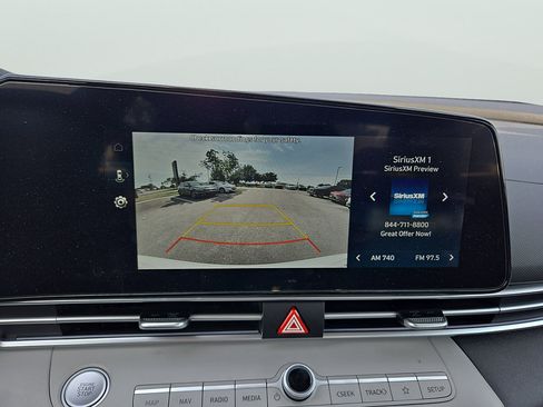 Certified 2025 Hyundai Elantra Limited FWD image 24