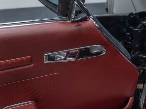 Used 1989 Mercedes-Benz 560 SL image 5