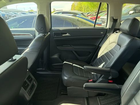 Used 2018 Volkswagen Atlas SEL Premium image 10