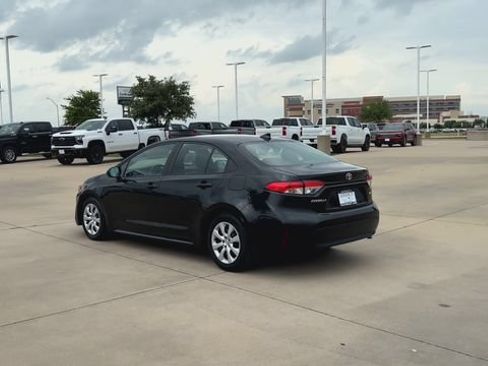 Used 2024 Toyota Corolla LE FWD image 7